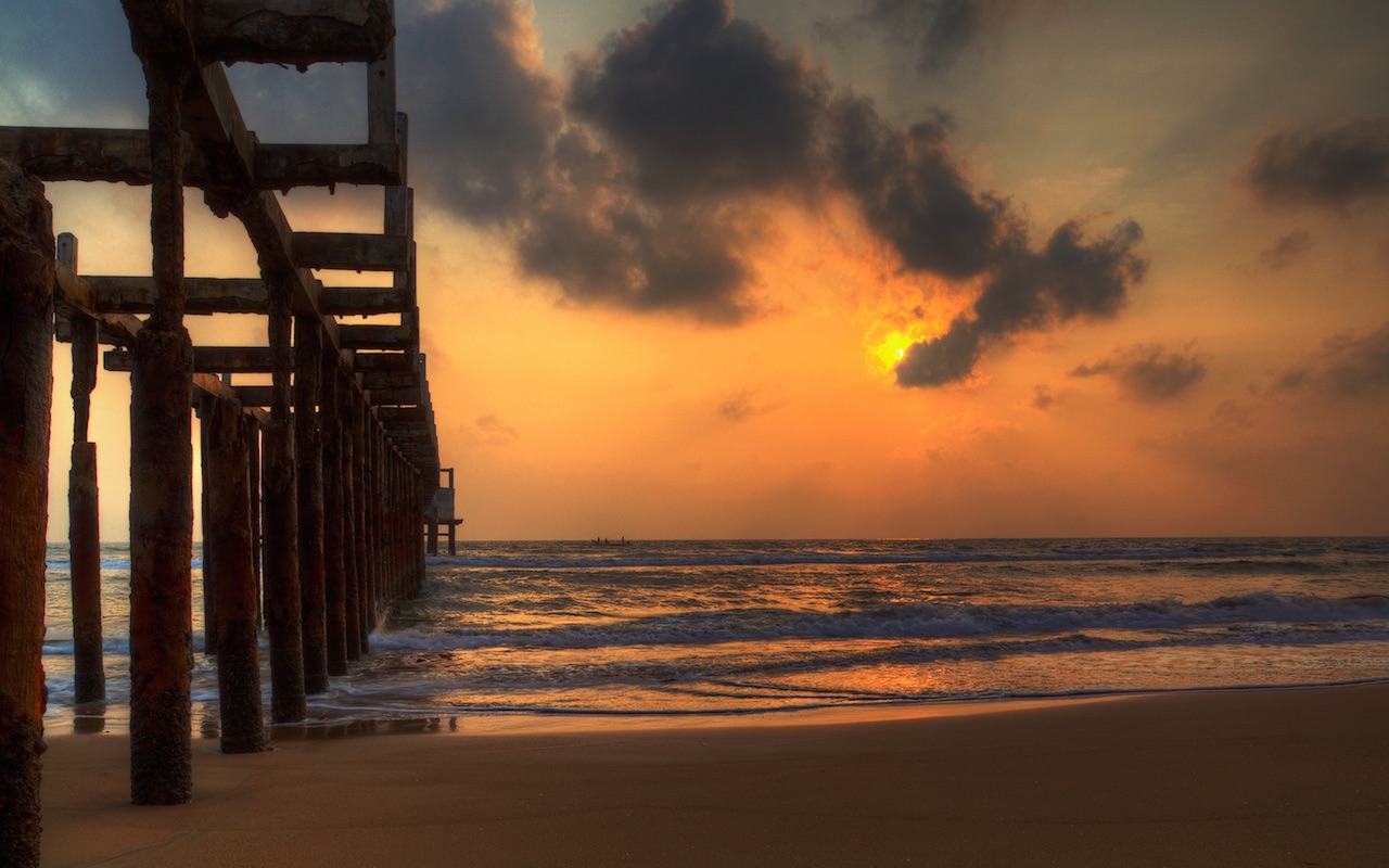 Tales Of A Nomad: Mypadu Beach- Along the Bay of Bengal...!!